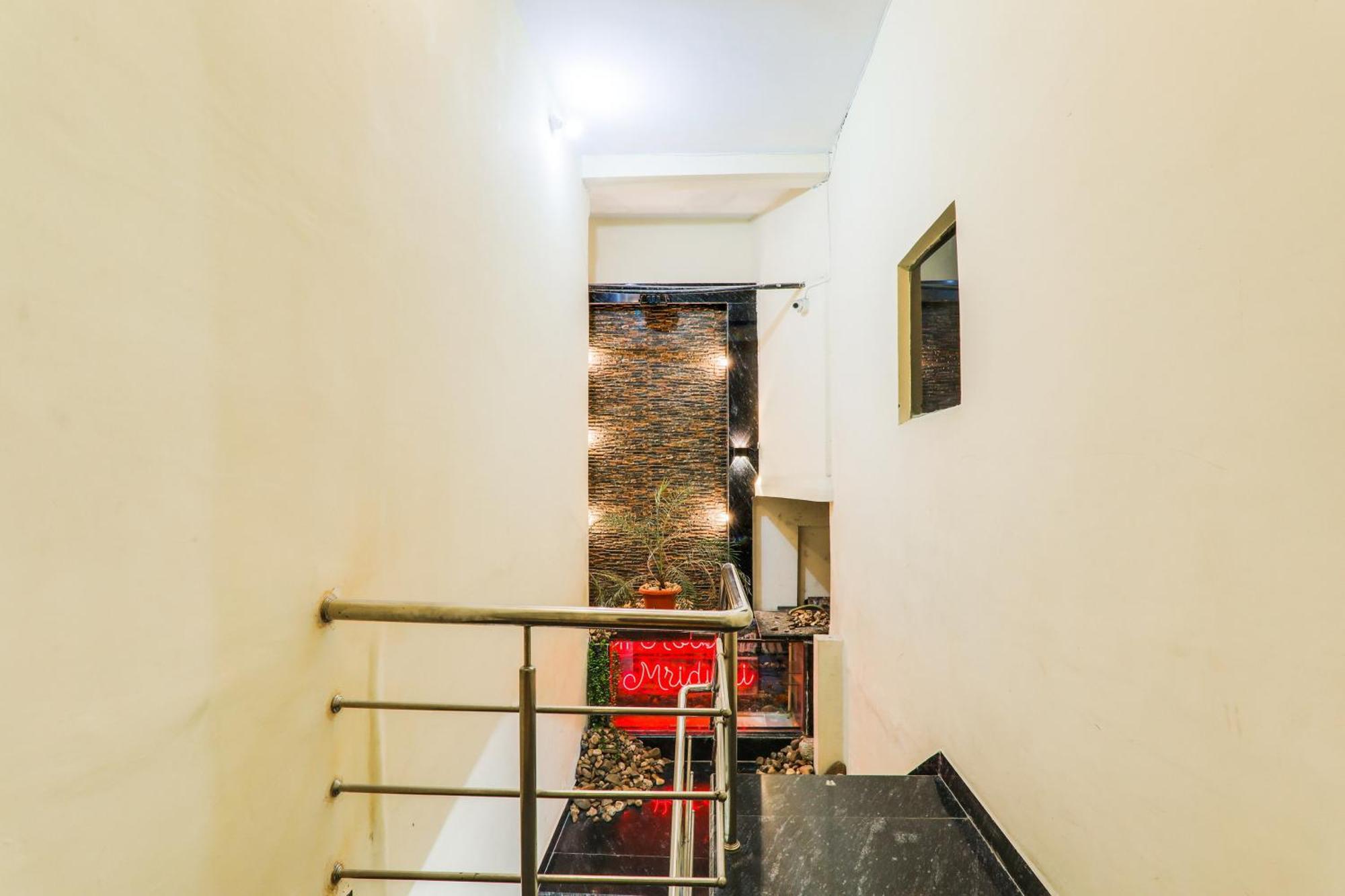 Hotel O Shree Hotel Mriduni Varanasi Eksteriør bilde